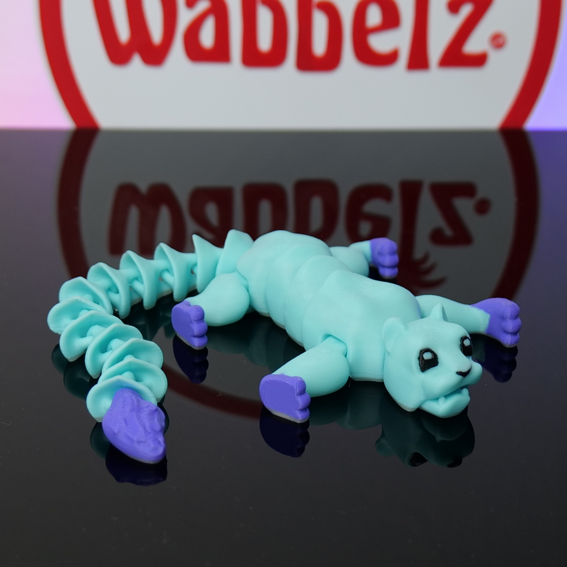 Loewin*Eisblau*Liegend