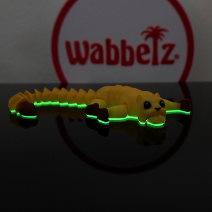 Loewin*Gelb*Glow*Liegend